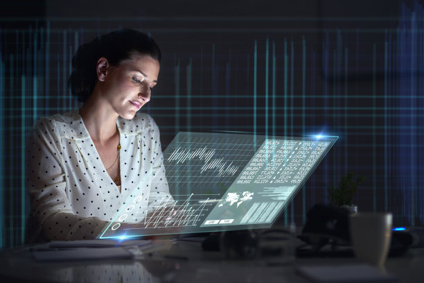 全息，平板电脑或女性交易股票市场，外汇或加密货币在晚上投资增长。从事数据分析和人工智能数据库图表分析的数字、金融或交易员图片下载