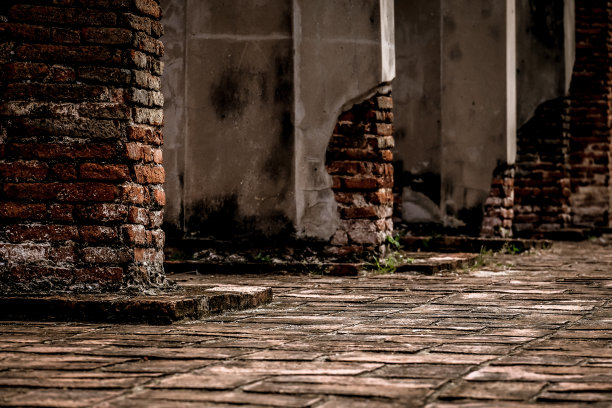 古砖街步行街为背景。图片下载