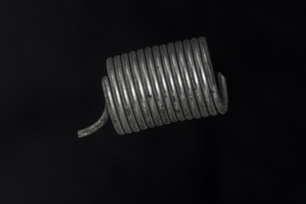 带挂钩的钢制机械弹簧图片下载