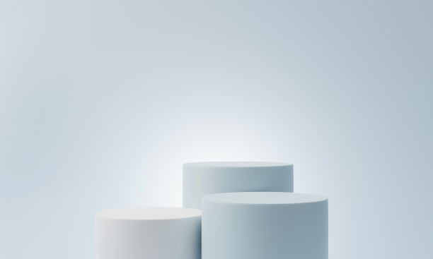 空的淡蓝色无尘室，设有三步立体圆柱裙座或产品展示架。三维渲染图片下载