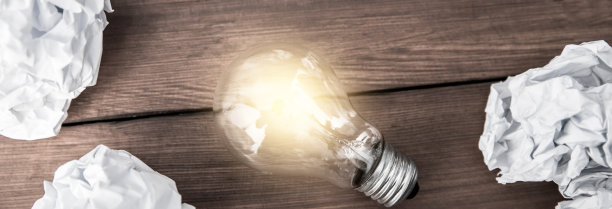 带纸的灯泡图片下载