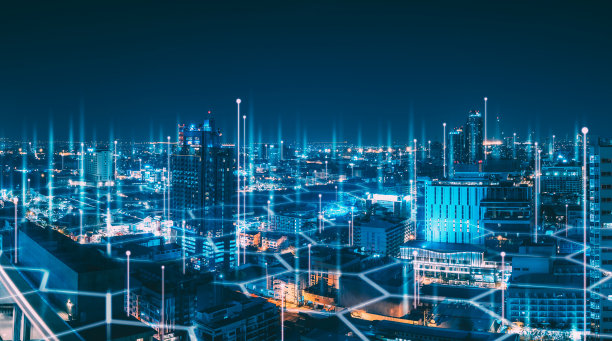 智能网络和连接泰国芭堤雅城市的夜晚图片下载