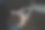男性手持手机的特写和裁剪图像，广告设备的空屏幕。图片下载