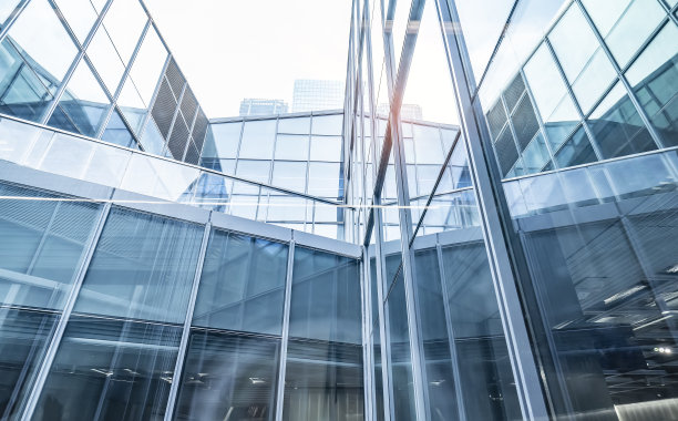 从下面看摩天大楼图片下载