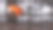 一张橙色的椅子靠在白色的墙上。图片下载