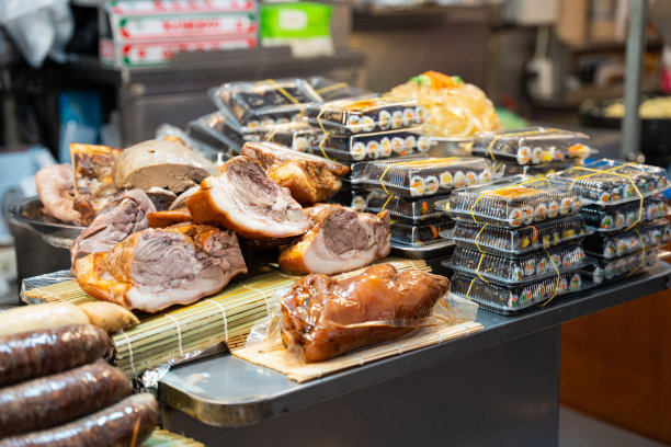 美味的包饭和煮猪腿图片下载