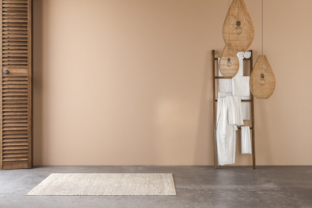 宽敞的空房间，米色的墙壁，混凝土地板，窗框的阴影投射在墙上。后院的景色为空间增添了一种平静和宁静的感觉。三维渲染图片下载