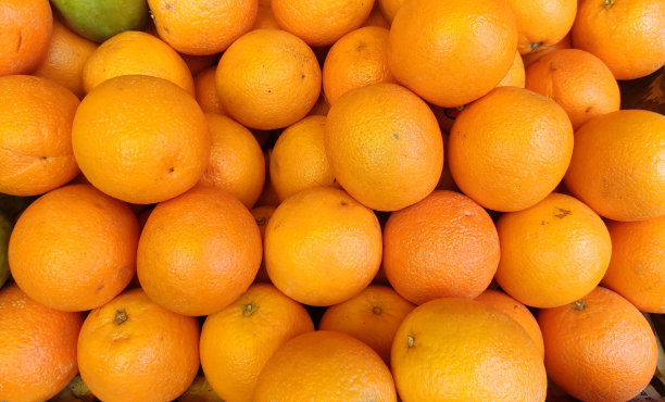 市场上的Kinoo, Kinnow或Kinu水果。图片下载
