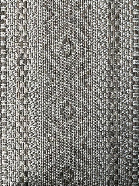 聚丙烯针织地毯，适用于客厅、室外或室内。图片下载