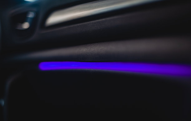 车内车门出现蓝光图片下载