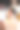 这个女孩正在喝咖啡。餐厅里的年轻女孩图片下载