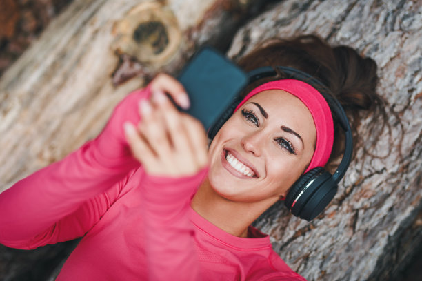 给每个人发短信，告诉他们你的享受图片下载