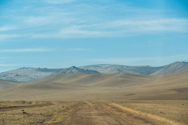 蒙古中部胡斯泰国家公园胡斯泰山脉景观图片下载