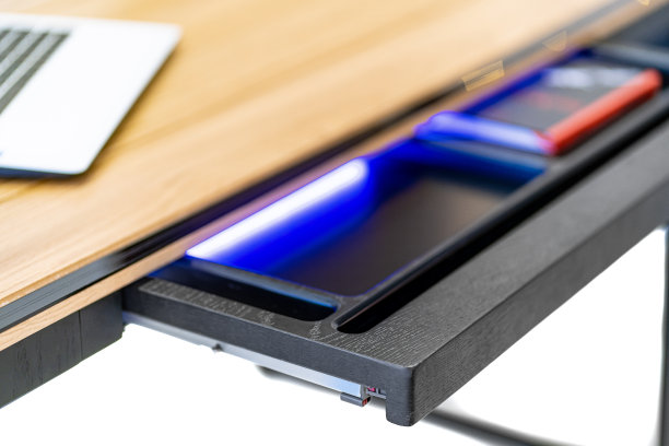 打开抽屉，里面有灯。开放式抽屉的现代办公桌图片下载