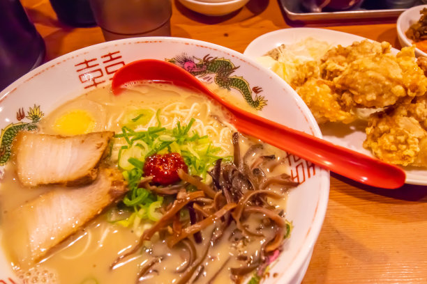 日式猪肉面或味噌豚骨拉面图片下载