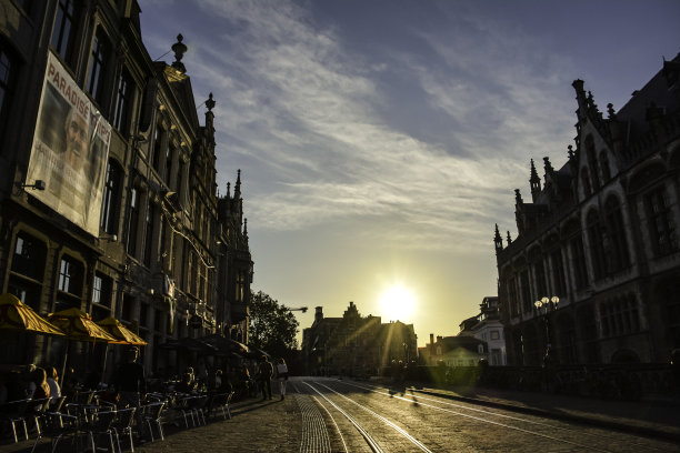 日落在根特的街道-比利时图片下载