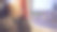 戴眼镜的老人在火车上看窗外的特写图片下载