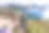 徒步旅行者帮助队友到达山顶图片下载