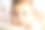 婴儿床里的女婴特写图片下载