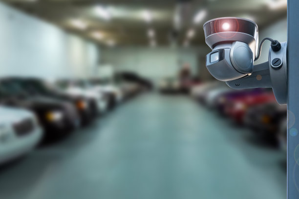 模糊停车场的监控摄像头。副本的空间。图片下载