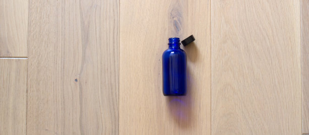 香薰或香氛横幅精油瓶，复制空间图片下载