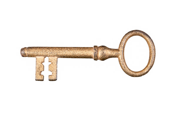 白色背景上的旧金钥匙图片下载