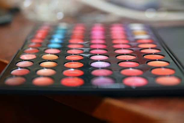 化妆眼影盘图片下载