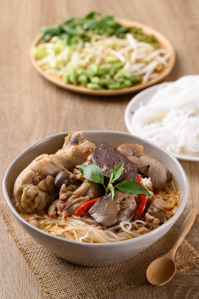 泰式米粉咖喱鸡肉椰奶汤图片下载