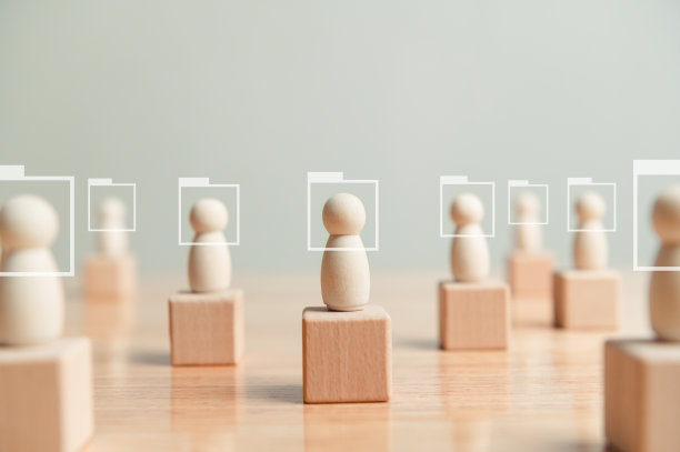 人脸识别木头人个人识别监控人工智能AI摄像头。执法人员控制技术理念。隐私个人数据保护GDPR和PDPA图片下载