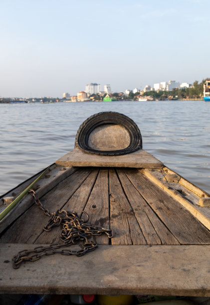 体验在芹苴市的豪河上乘船旅行图片下载