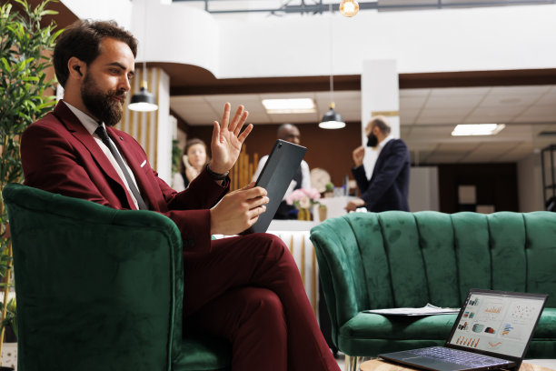 公司代表在休息区图片下载