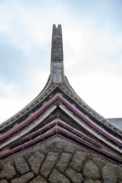 海边的中国传统石制建筑图片下载