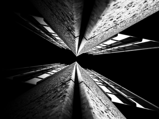 介于两者之间图片下载