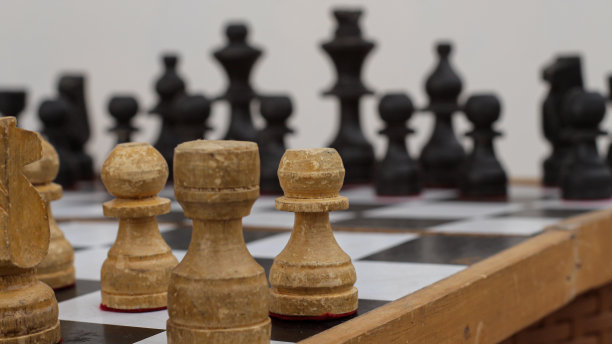 选择焦点，户外棋局。背景模糊图片下载