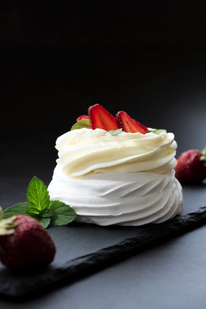 奶油蛋白甜饼甜点图片下载