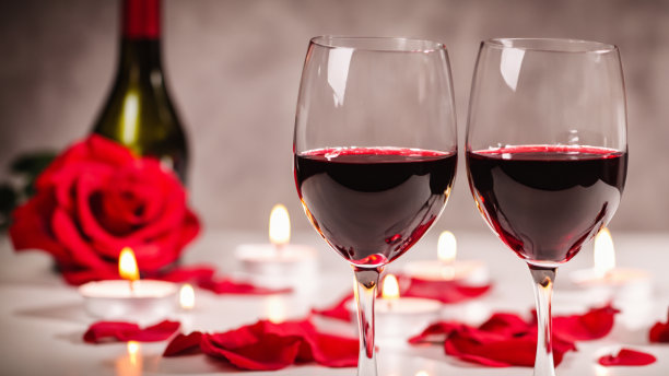 浪漫餐桌图片下载