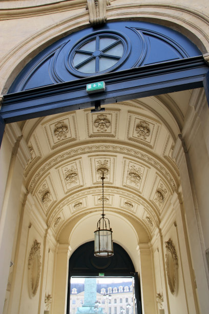 成角的门图片下载