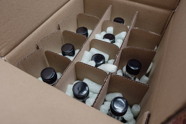 装纸箱-装玻璃图片下载