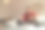 乐观，快乐的人在跟别人说话，通过笔记本电脑，解释着什么。图片下载
