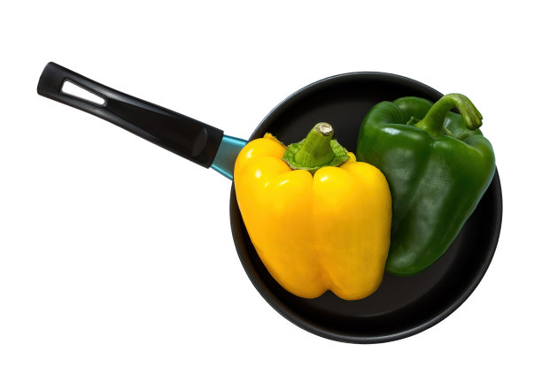平底锅与青椒和黄椒，隔离在空白背景上图片下载