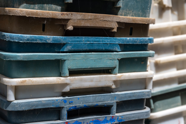 渔民使用的塑料捕鱼篮图片下载