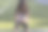 运动的年轻少女伸展身体跑步图片下载