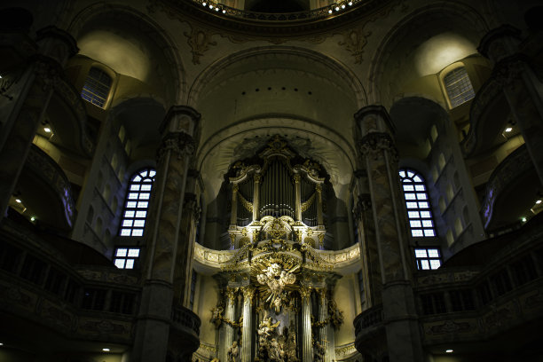 德国德累斯顿圣母教堂美丽的内部图片下载