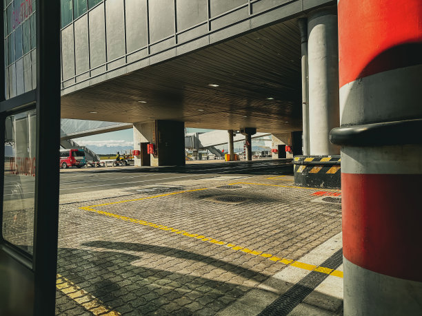 这张照片摄于离港当天的南非机场图片下载