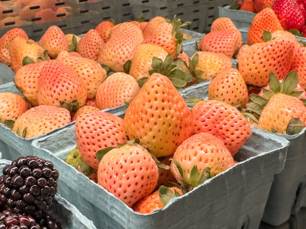 市场里的草莓盒图片下载