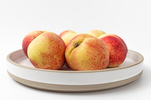 神秘的桃子图片下载