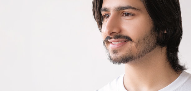 开朗的脸，积极的表情，梦想的男人图片下载