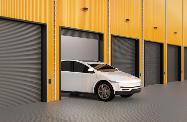 车库里的电动汽车或电动汽车图片下载