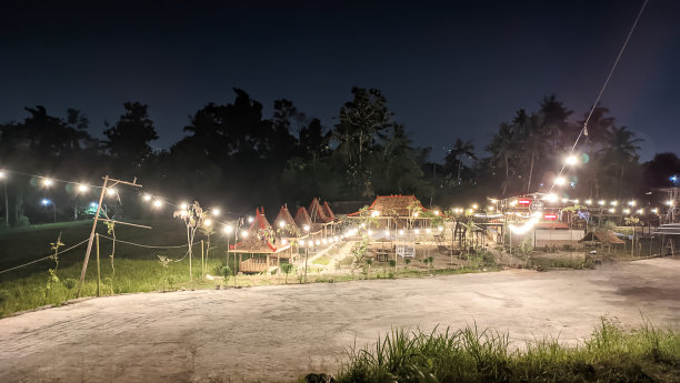 咖啡店的夜灯图片下载