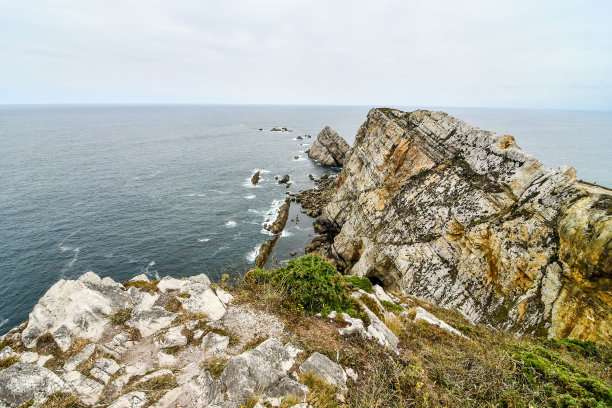 岩石和大海，照片作为背景，在playa del silencio，寂静的海滩，阿斯图里亚斯省，西班牙，欧洲图片下载